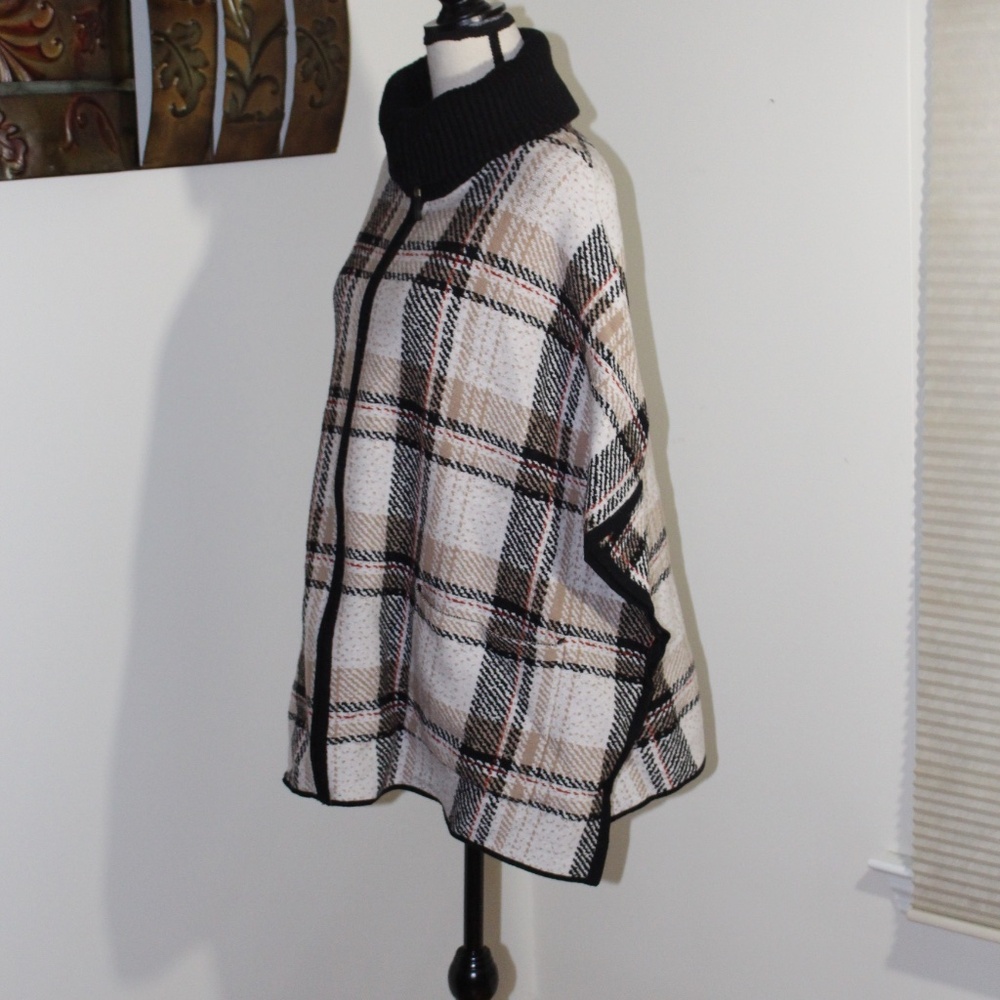 TAHARI, Turtleneck Tan Red Plaid Full Zip Cape Poncho Size SMALL/MEDIUM - Picture 2 of 8